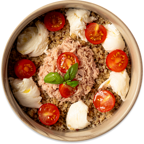 Bowl de quinoa con tomate, atún y mozzarella